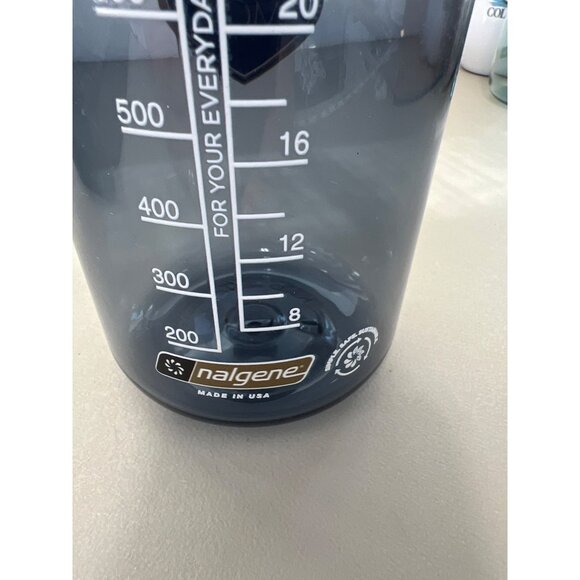 Nalgene Gleneagles MGA 32 Oz Water Bottle Measurement Markings BPA-Free Gray NEW - Picture 4 of 7